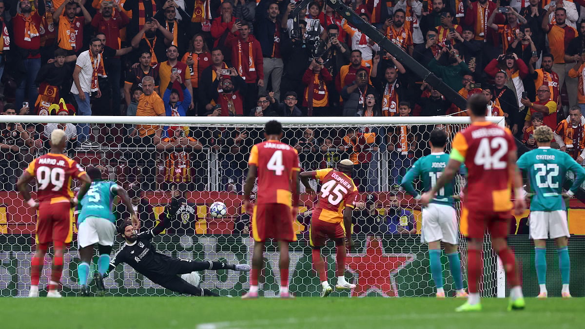 Victor Osimhen scores for Galatasaray
