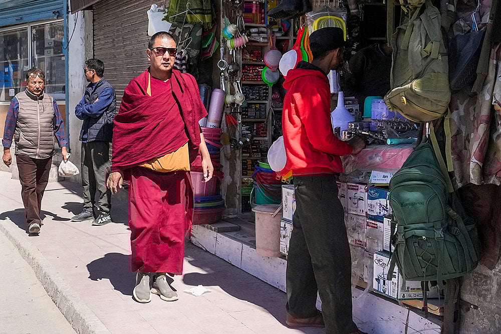| Photo: PTI/S Irfan : 4-hour relaxation in curfew in Leh