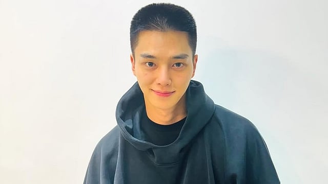 Korean Actor Song Kang Completes Military Service; Considering Musical Drama Four Hands