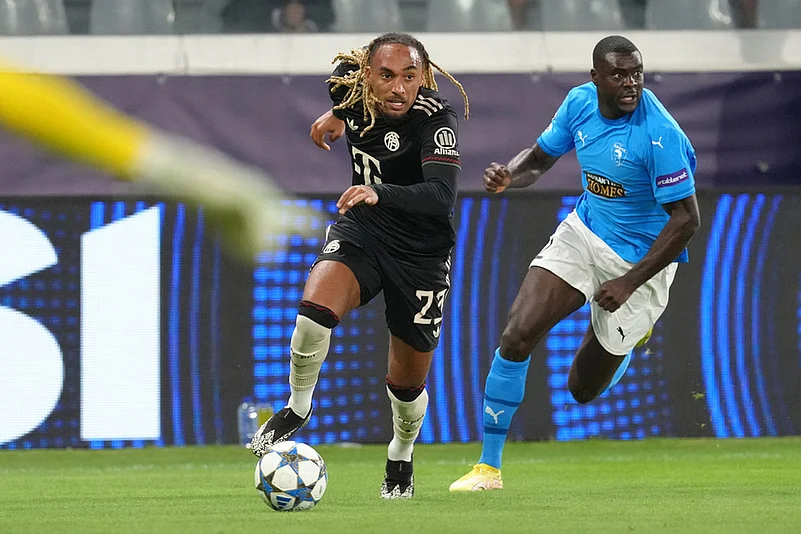 UEFA Champions League 2025-26 match Pafos Vs Bayern Munich_Sacha Boey