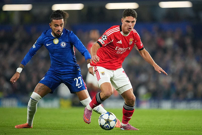 UEFA Champions League 2025-26 match Chelsea vs SL Benfica-Malo Gusto