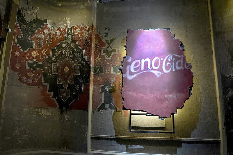 Kolkatas Nabanna Pandal by Behala Friends portrays war, famine, and survival