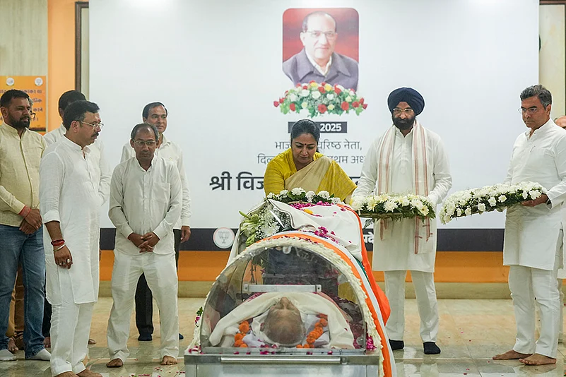 Mortal remains of VK Malhotra at Delhi BJP office