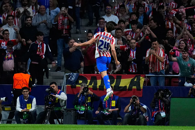 UEFA Champions League 2025-26 match Atletico Madrid vs Eintracht Frankfurt_Robin Le Normand