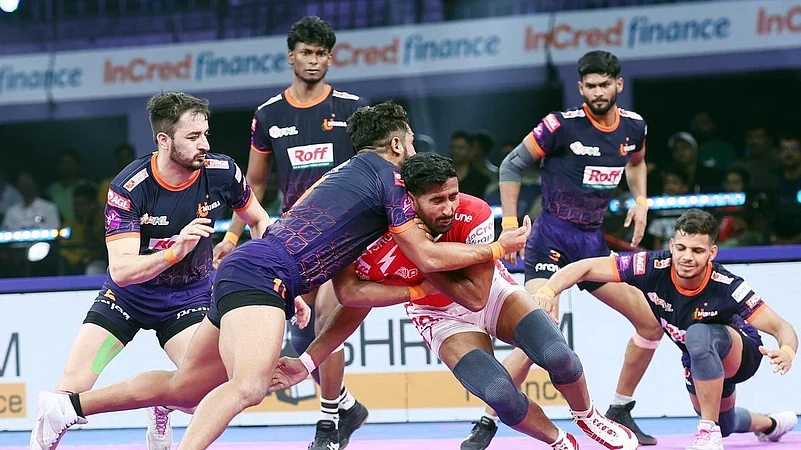 Gujarat Giants vs U Mumba match report Pro Kabaddi league 2025