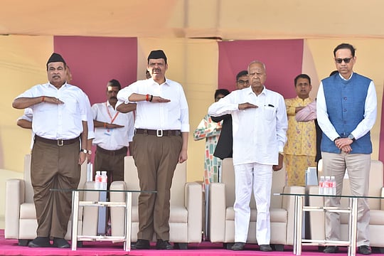 Gadkari, Fadnavis Join RSS Centenary Celebrations in Traditional Uniform