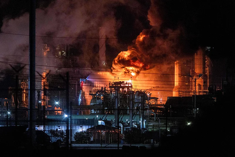 Oil Refinery Fire LA