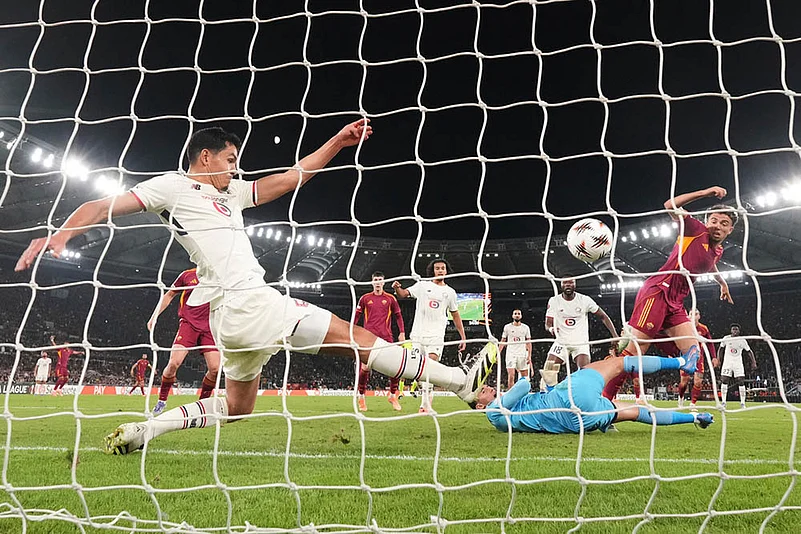 UEFA Europa League soccer match AS Roma vs Lille_Neil El Aynaoui