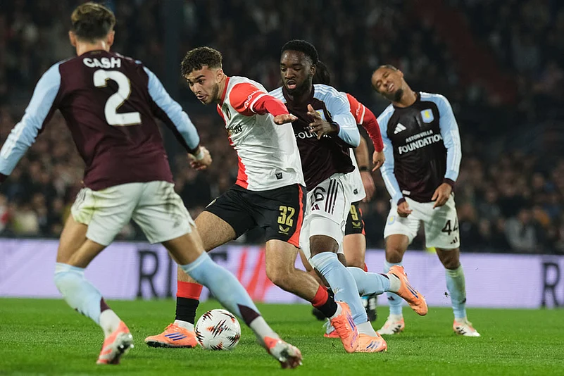UEFA Europa League 2025-26 soccer match Feyenoord vs Aston Villa_Aymen Sliti