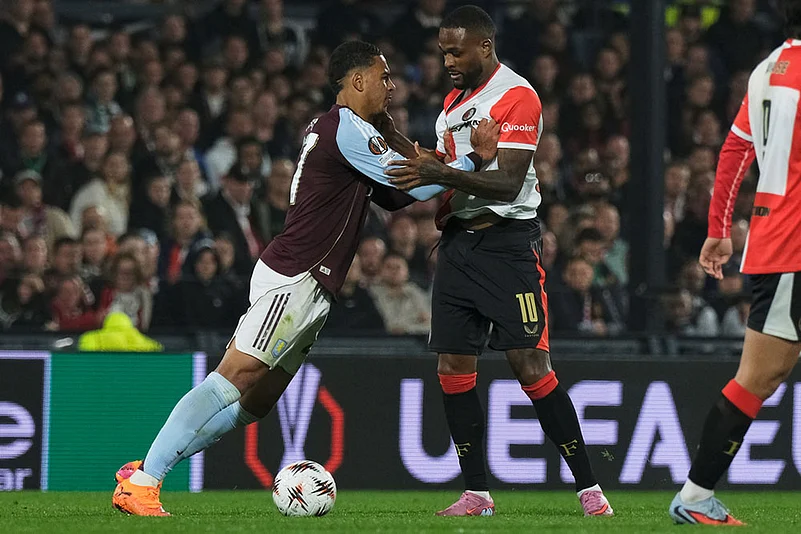 UEFA Europa League 2025-26 soccer match Feyenoord vs Aston Villa_Morgan Rogers