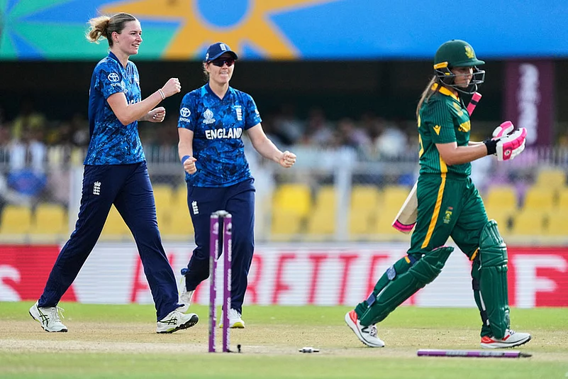 ICC Women’s ODI World Cup 2025 SA Women Vs ENG Women match photos_Sune Luus