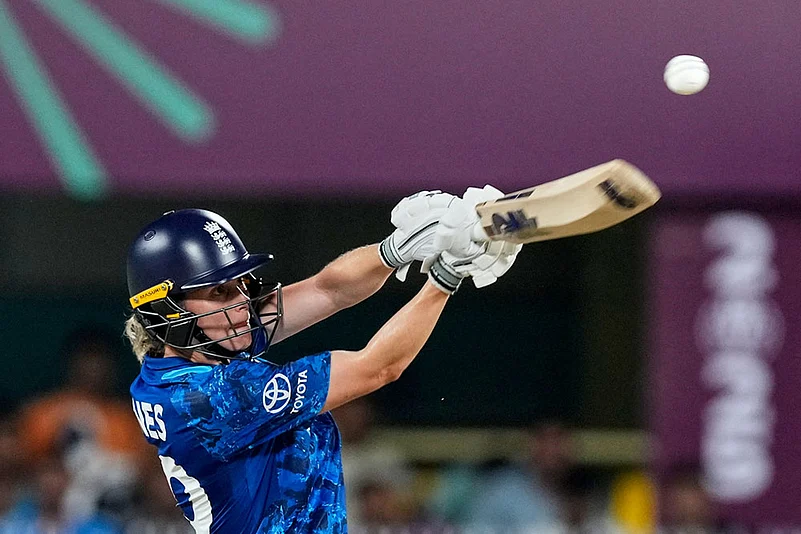 ICC Women’s ODI World Cup 2025 SA Women Vs ENG Women match photos_Amy Jones