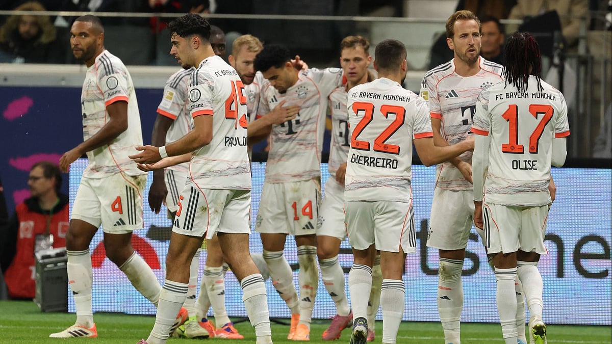 Luis Diaz celebrates his goal for Bayern Munich against Eintracht Frankfurt.