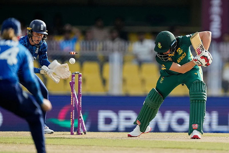 ICC Women’s ODI World Cup 2025 SA Women Vs ENG Women match photos_Linsey Smith
