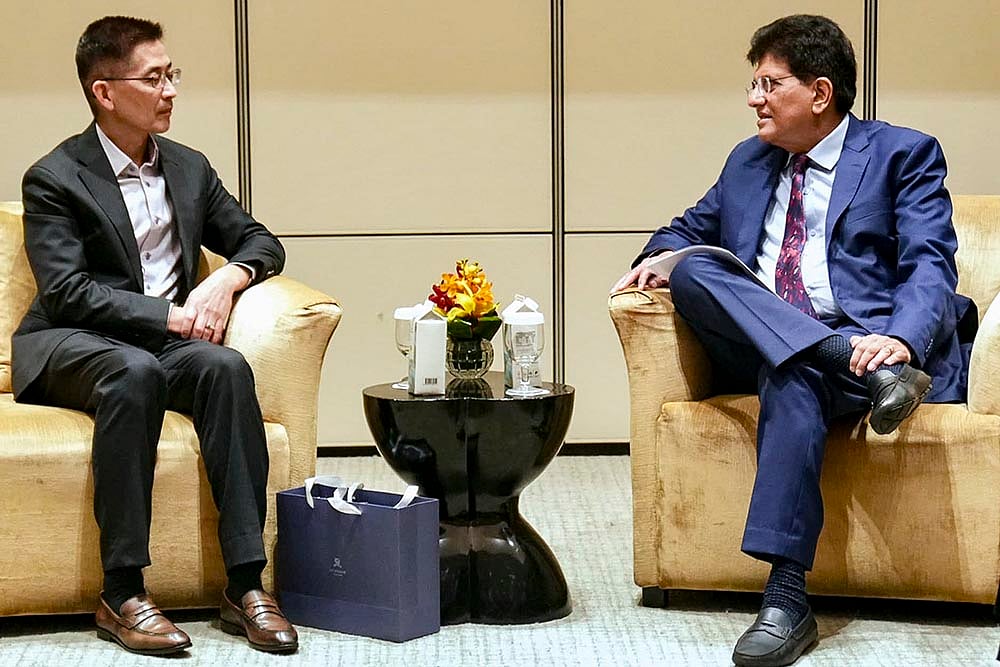 Piyush Goyal with Kim Yin Wong