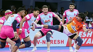 Pro Kabaddi League : PKL 12: Aditya's Super 10 Helps Puneri Paltan Clinch Thriller Against Jaipur Pink Panthers