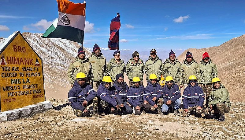 BRO constructs worlds highest motorable road