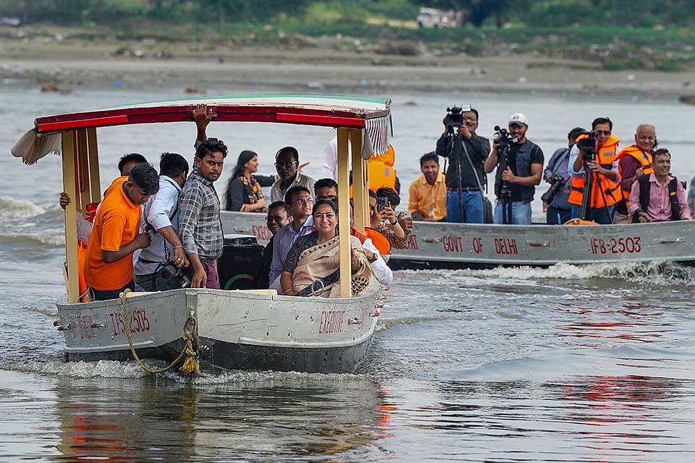 Delhi CM inspects Chhath Puja preps