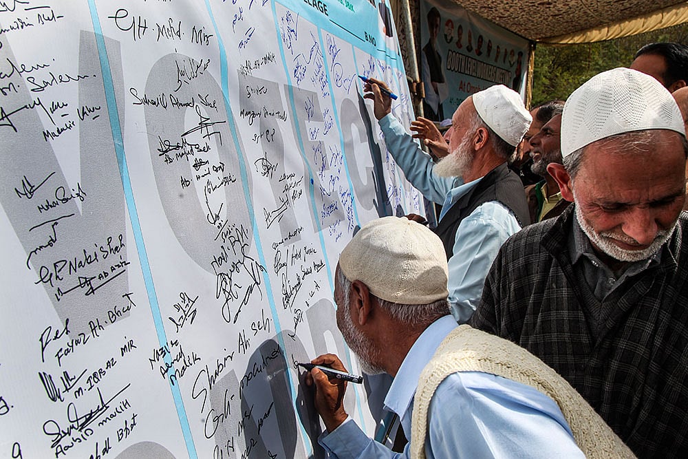 Congress vote theft campaign in Anantnag