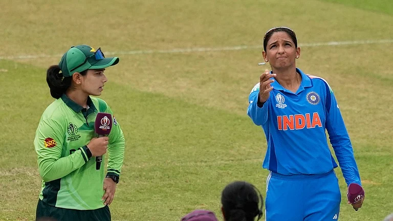 ICC Women's World Cup: Did IND-W Captain Harmanpreet Kaur Refuse Handshake With PAK-W Skipper Fatima Sana? - AP