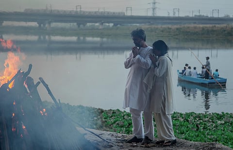 Konkona Sen Sharma as Nutan Tandon & Neeraj Kabi as Ramesh Tandon in Talvar (2015)