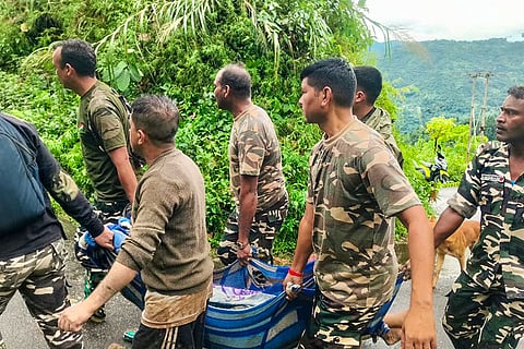 Weather: Landslides in Darjeeling