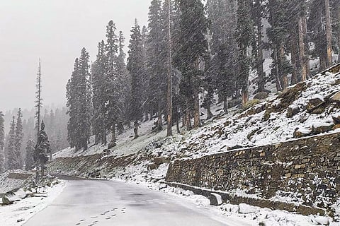 Weather: Snow in Anantnag