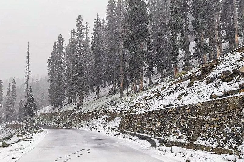 Snow in Anantnag