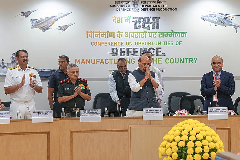 Rajnath Singh inaugurates a conference