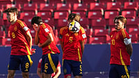 | Photo: AP/Esteban Felix : Spain's Andres Cuenca blocks a free kick of Mexico during a FIFA U-20 World Cup Group C soccer match at National Stadium in Santiago, Chile, Wednesday, Oct. 1, 2025.