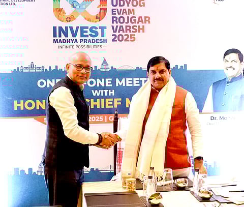 Chief Minister Dr. Mohan Yadav held one-to-one discussions with leading industrialists and investors during the Interactive Session in Guwahati (Assam)