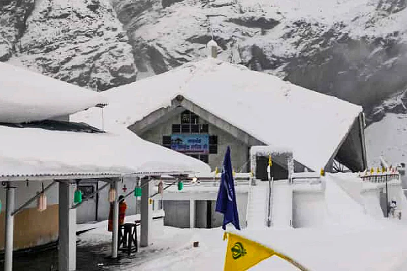 Snow in Chamoli