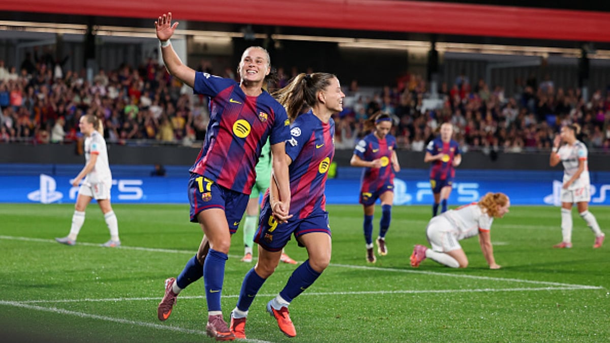 Barcelona Women's Ewa Pajor celebrates her goal against Bayern Munich in UEFA Women's Champions League 2025-26.