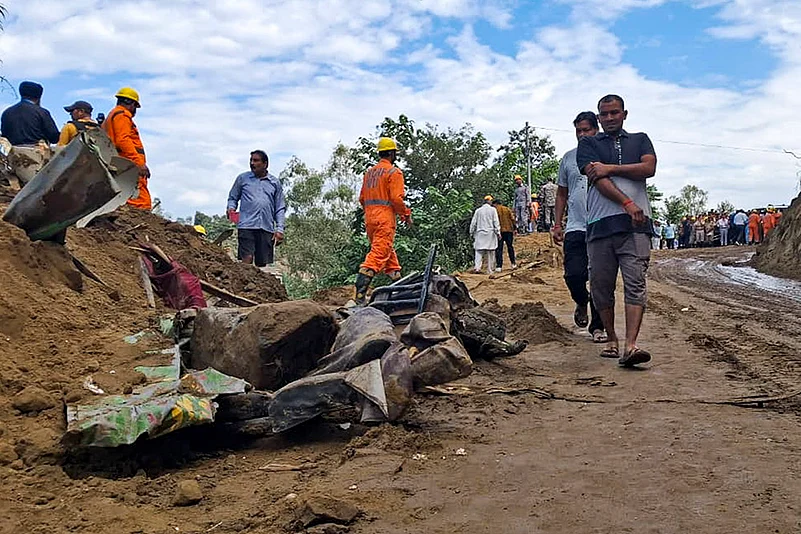 Himachals Bilaspur bus landslide photos_5
