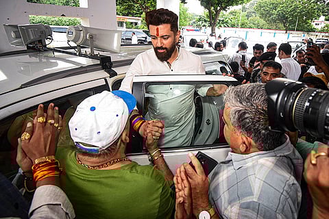 Chirag Paswan interacts with supporters