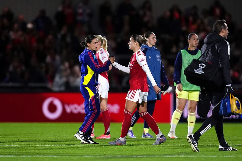 UEFA Womens Champions League soccer UWCL 2025-26 Arsenal vs Lyon_Renee Slegers