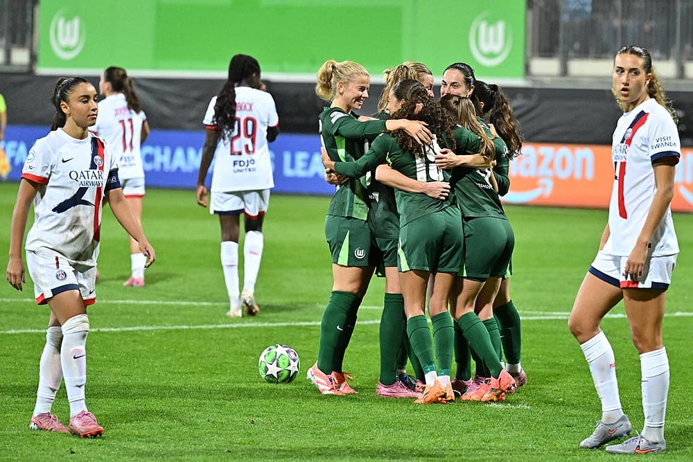 | Photo: Swen Pförtner/dpa via AP : Women's Champions League 2025-26: Wolfsburg Vs Paris Saint-Germain