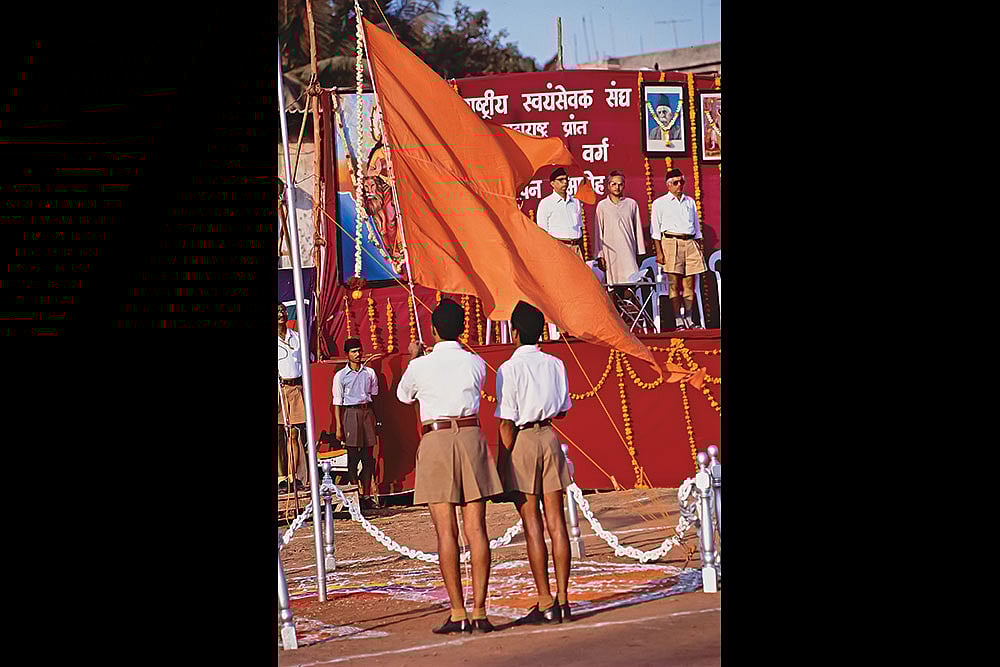 | Photo: Shailendra Yashwant : People Connect: RSS volunteers prepare for a stage show in Agra