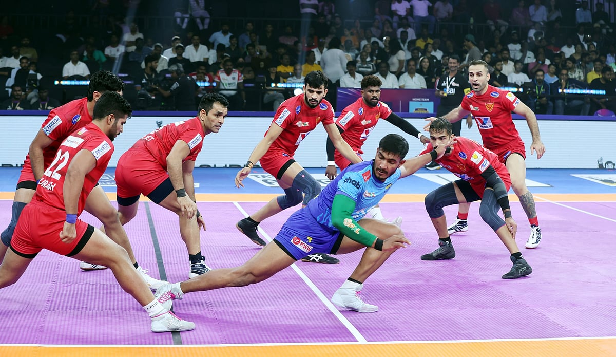 Pro Kabaddi : Action from the Bengal Warriorz vs Dabang Delhi, Pro Kabaddi League 2025 match in Chennai.