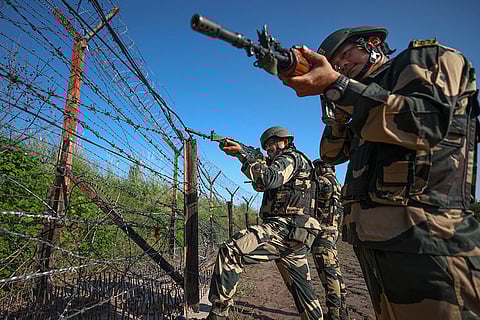 BSF personnel keep vigil along India-Pakistan border
