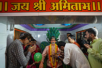 | Photo: PTI/Swapan Mahapatra : Amitabh Bachchan's 83rd birthday