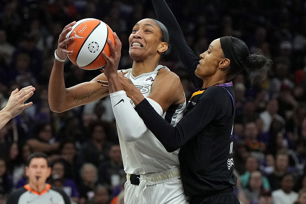 WNBA Finals Las Vegas Aces vs Phoenix Mercury Basketball game photos_DeWanna Bonner