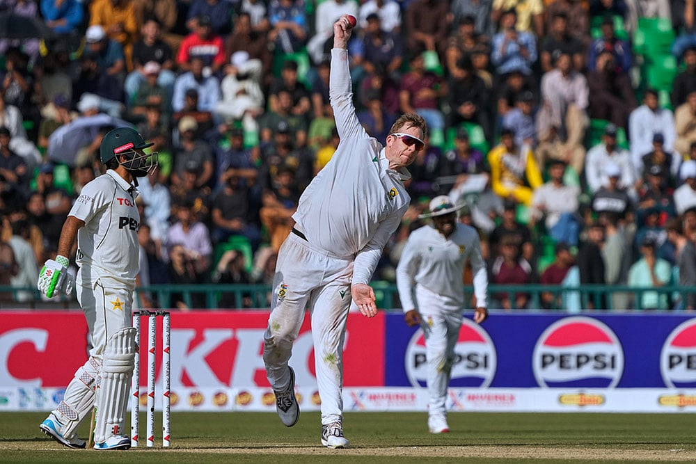 Pakistan Vs South Africa, 1st Test Day 1 pics From Lahores Gaddafi Stadium_Simon Harmer