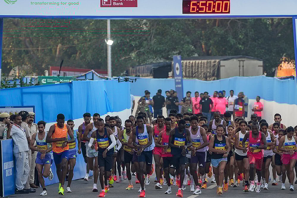 Delhi Half Marathon 2025 photos 