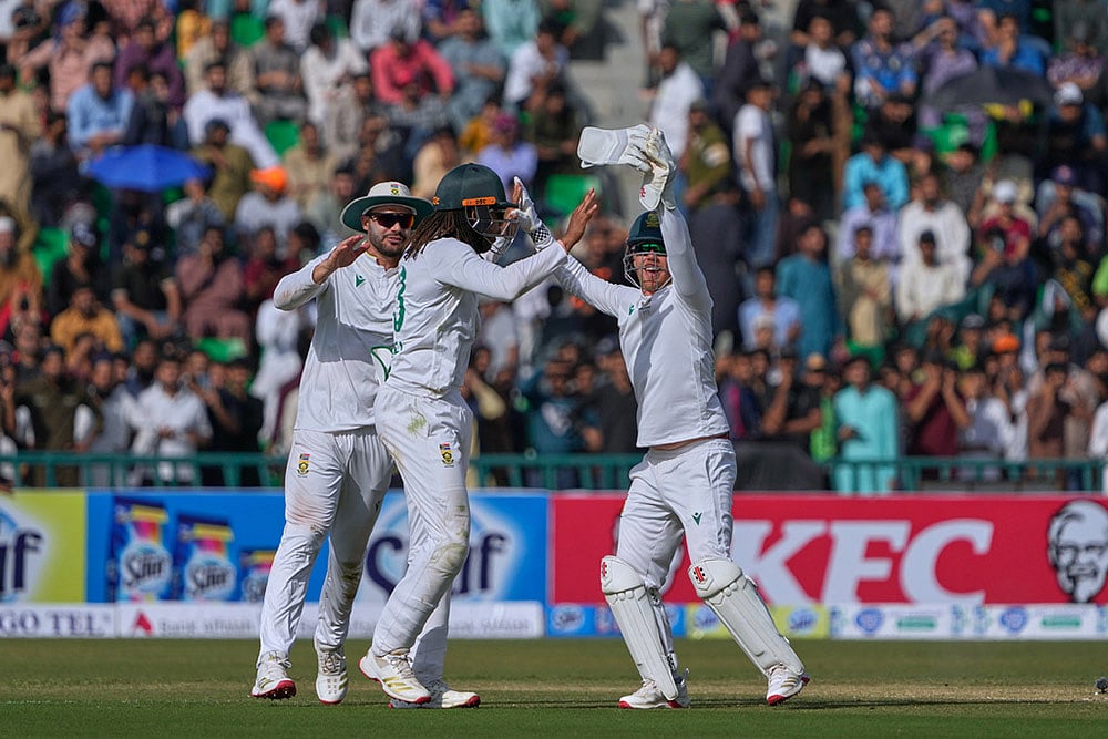 Pakistan Vs South Africa, 1st Test Day 1 pics From Lahores Gaddafi Stadium_Tony dy Zorzi