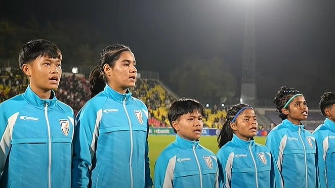 YT : The Indian women's U17 team ahead of kick-off