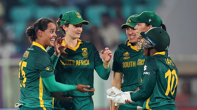 South Africa Vs Bangladesh Live Cricket Score, Women's ODI World Cup 2025: Proteas Seek First Break | BAN-W 49-0 (15)
