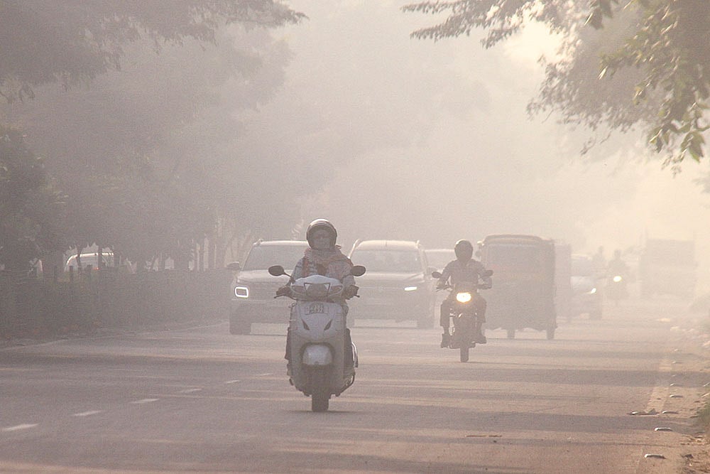 Hazy morning affects commuters in Gurugram