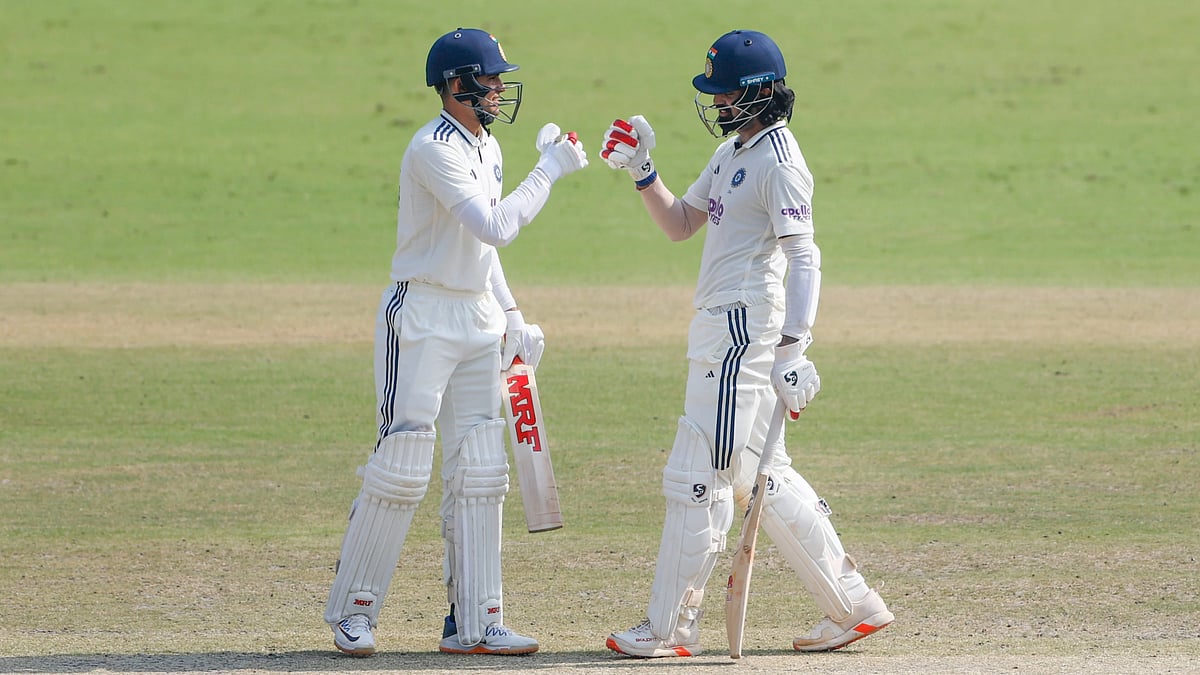 X/BCCI : Shubman Gill and KL Rahul during the 2nd Test at the Arun Jaitley Stadium.
