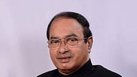 X@INCGoa : Ravi Naik Passes Away at 79